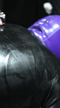 첫 번째 충격을 받는 제한된 Latex