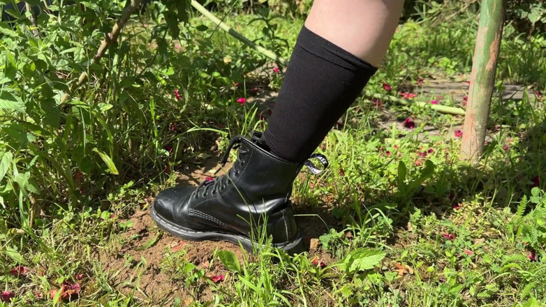 Nikky Thorne: Submissive Mature Male Licks His Femdom's Dirty Boots