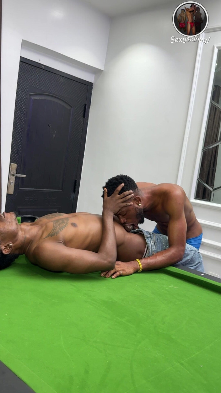 Sexy skinny: Hisap Keluar Setiap Titisan Air Mani Dan Telan.