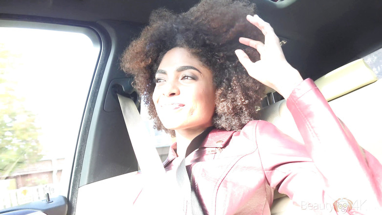 Teen Mega World: Beauty4 - avventura sessuale