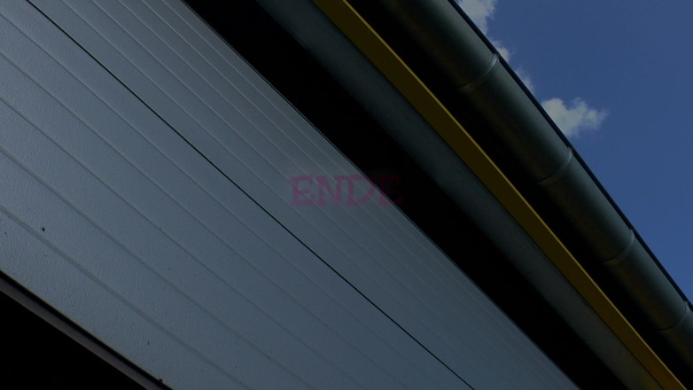 Erotic Club: Festa del sesso nel garage dei auto