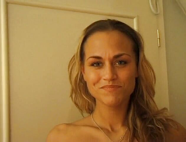 Flash Model Amateurs: Irresistível loira gata mostra seu corpo quente no casting