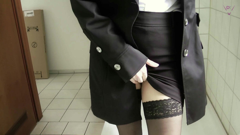 Dirty Tina: Broker berair