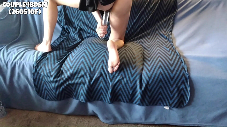 Couple4bdsm: Граю з моєю пиздою своїм фіолетовим ділдо (260510f)