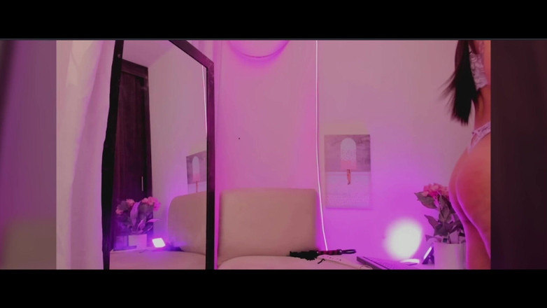 Maryann_jones: Aku suka pantatku ditandai olehmu, kamu berharap pantatku untukmu