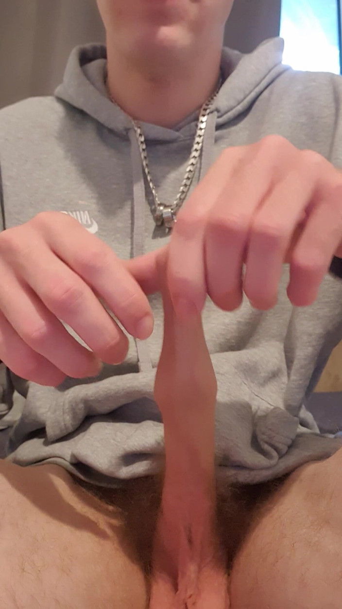 Adamross: Skinny Lad Pulls Back Skin to Show Bellend