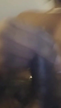 Nata4sex leží ve vaně a hladí mého ptáka