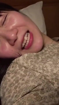 Uncensored creampie- la piccola e pelosa Natsuki lo implora dentro e prende due carichi