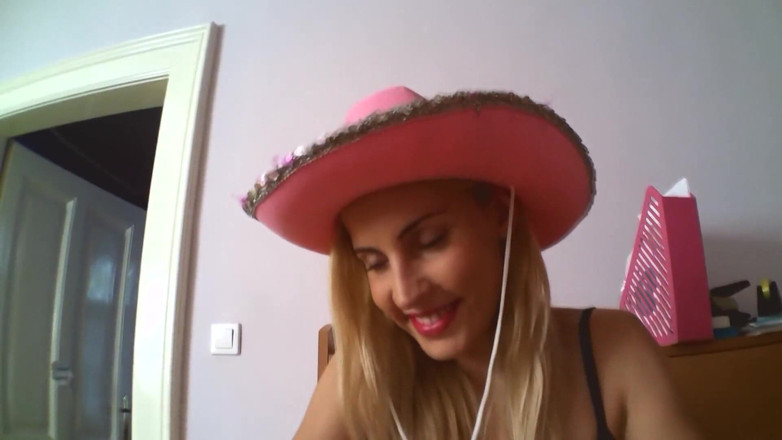 Foot Girls: Špinavé nohy princezny Kimberly si hrají v růžových punčochách! ŽÁDNÝ ZVUK