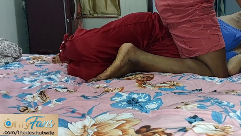 TheaDesiHotwife: Stiefbruster spielt mit meinen möpsen und creampie darauf
