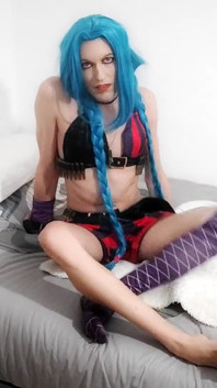 Blue Hair Cosplayer con garganta profunda y entrenamiento de doble penetración