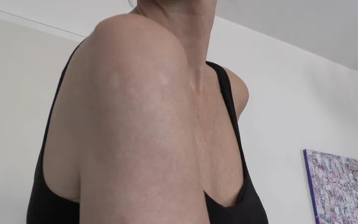 Lady Victoria Valente: Scars on My Upper Arm, Lady Victoria Valente