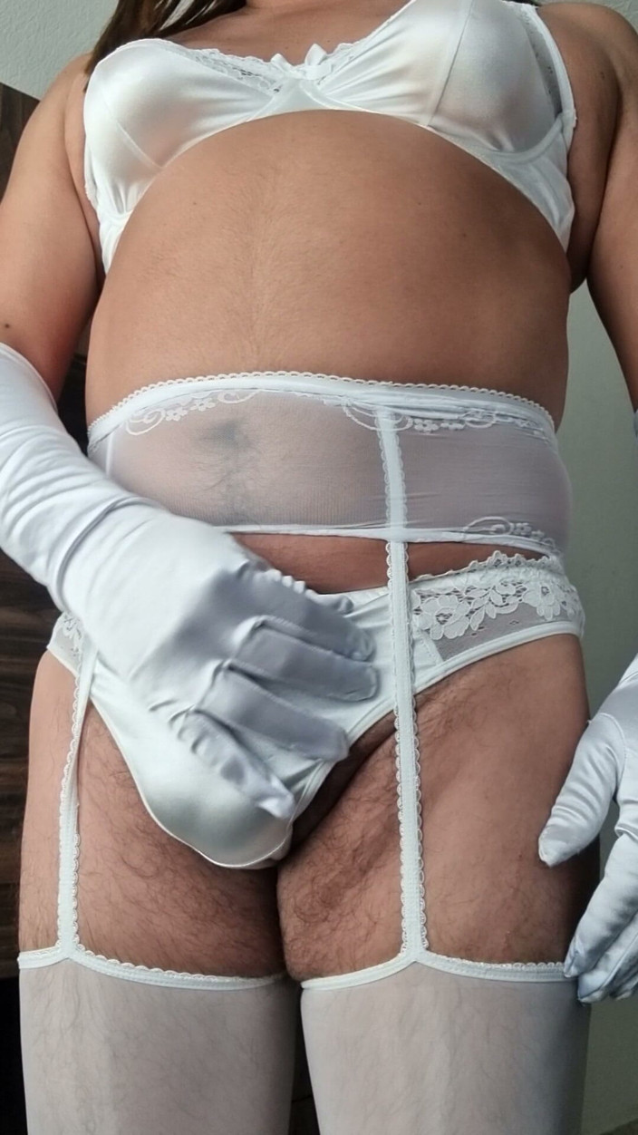 My panties: Die Braut war in ihrer Hochzeitsnacht nicht zufrieden und musste...