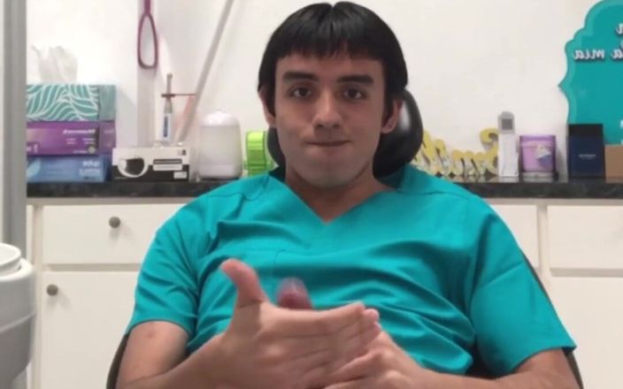 Miguelo Sanz: Wichsen in einer Zahnklinik teil (2)