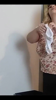 Feticcio! Pulendo e masturbandosi