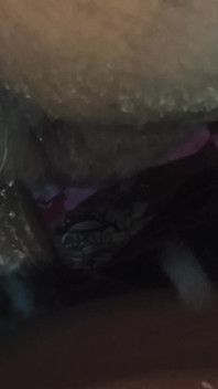 Hari ini aku ngocok kontol dan pijat kaki sambil duduk