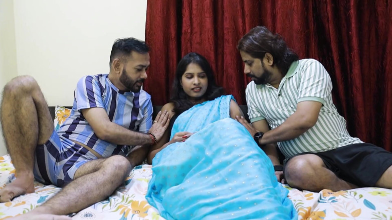 Uncutadda: Uma garota sexy fodeu seus dois meninos, hardcore sexo a...