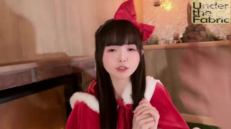 Asian cutie: Zlobivá Santa Chaos, blushing vánoční škádlení se promění v divoce hravé...
