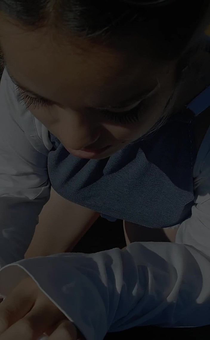 Debora Mendes: 私は真新しいものに乗って、彼女は川の向こうのオープンで私のペニスを吸い出しました