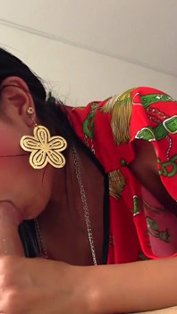Gadis remaja kolombia yang super hot lagi asik ngentot sperma hangat sampai matanya merem melek