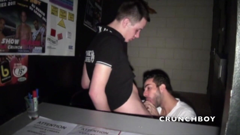 Crunch Boy: Morgan šuká sexy bisexuální top twink Theo
