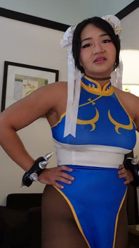 Sulu Filipinli Jasmine Teaa chun-li cosplay'de sert sikiliyor