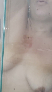 Il gran albino midget in doccia