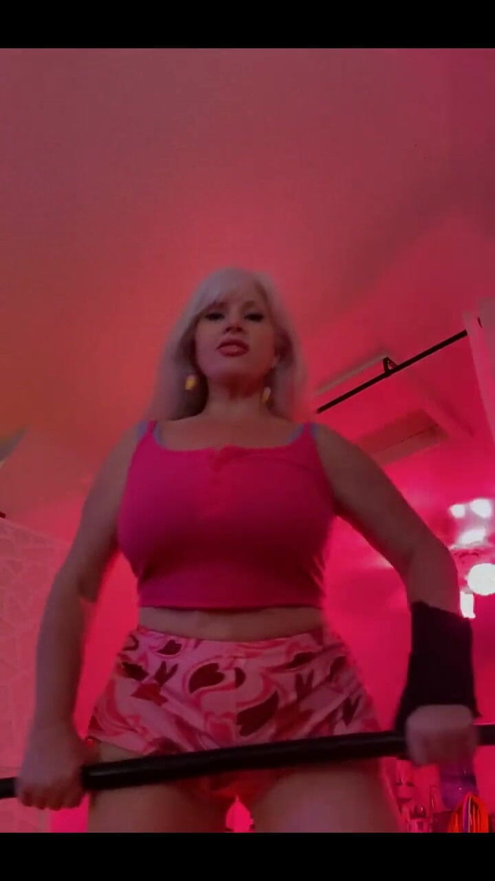 PaintedRose: Zvedání pro vybudování svalstva pokračujte v pohybu kupředu.