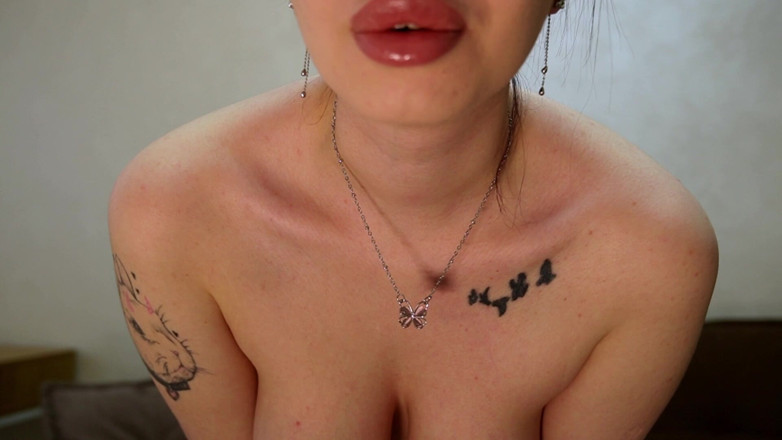 Eva Deva: Küçük yaraklı ezik için video! Seni tekrar aşağılıyorum 