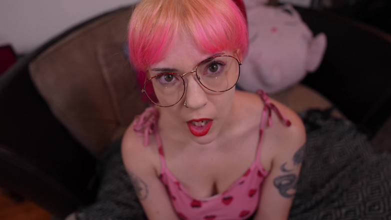 lilredvelvettt: Turning Your GF Onto Cuckolding