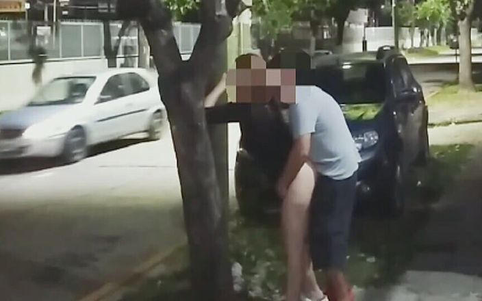 Active Couple Arg: Casal quente fodendo na rua ao ar livre com arriscado