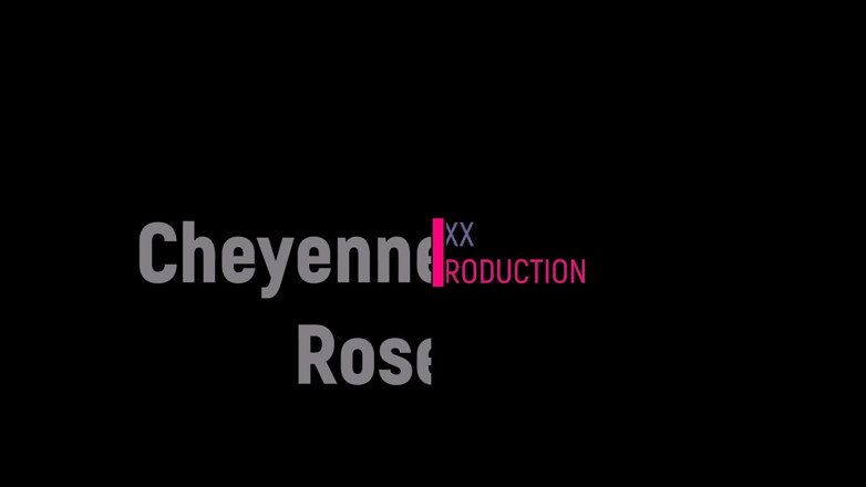 Cheyenne Rose 80: Joc solo la duș