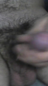 Paja un poco corriéndose por todas partes