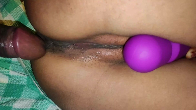 StreetPalyBoy: Hindi Neha zum 1. mal muschi in vibretor abspritzen auf muschi