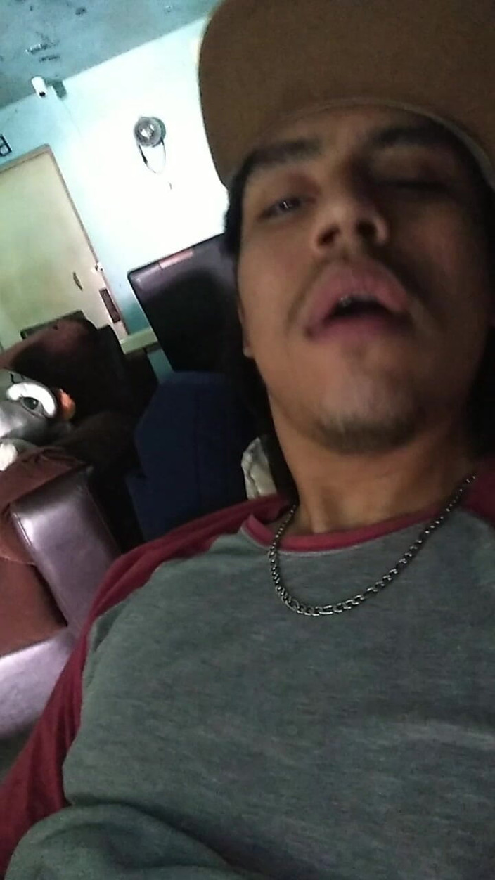 AlexAlejandro13: ソファに来て、楽しんでください
