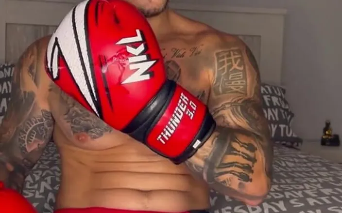 BoyGym: Boxing with No Hands Cum, Boygym