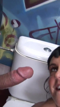Sie machen alle möglichen bÃ¶se zeugs auf der toilette