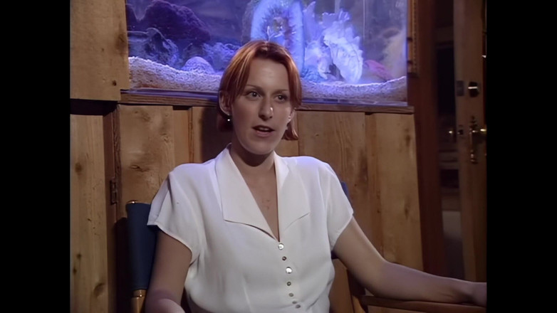 Bewitched!: 两个渴望舔阴户的啦啦队的夜浴