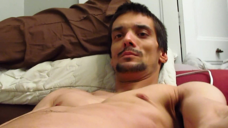 Steven 1122: Sólo masturbace