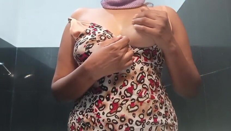 Miya White: Мастурбація під час перегляду гарячого порно. Домашній оргазм