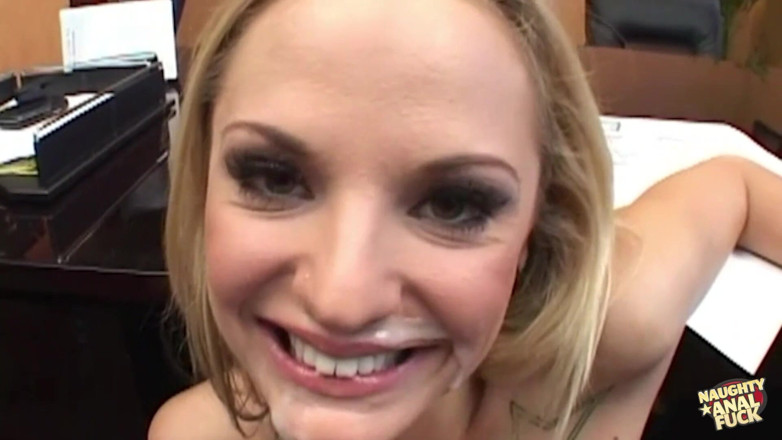 Naughty anal fuck: Offering to Have Intense Anal Sex and to Deepthroat Gets...