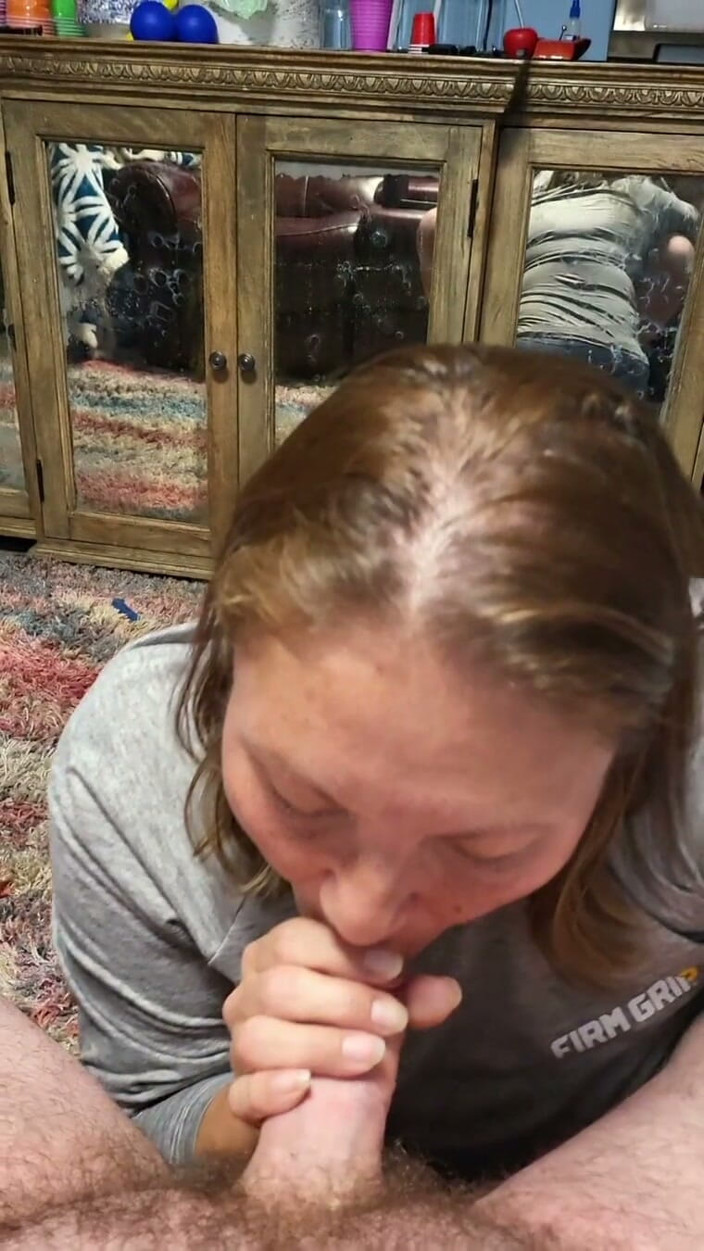 Biglefty10: Dirty Talking MILF While Sucking Cock Talks About Why She...