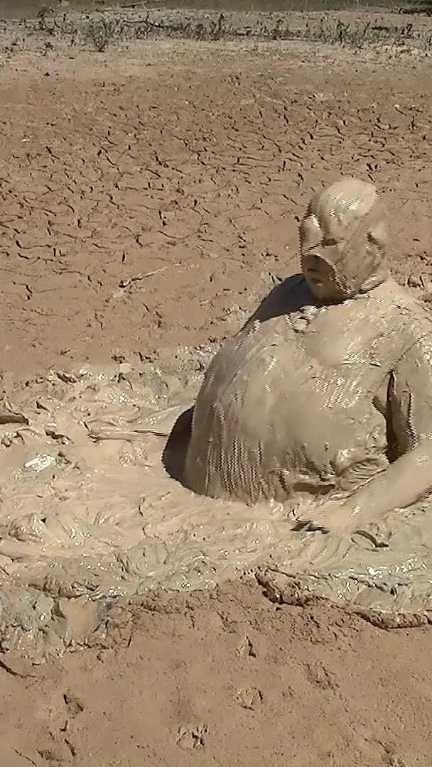 MuddyChubby: Bain De Boue Dans Une Boue Légère Et Crémeuse - Comme...