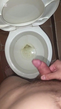 欲火少年撒尿和自慰合集