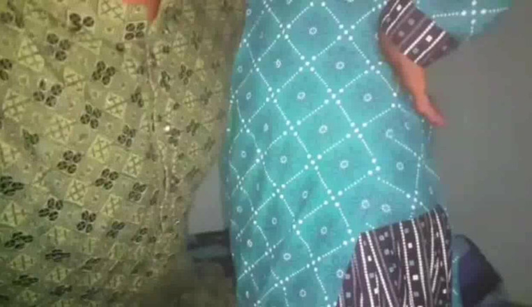 Bhabhi: 性感人妻热辣的性爱视频 第1部分