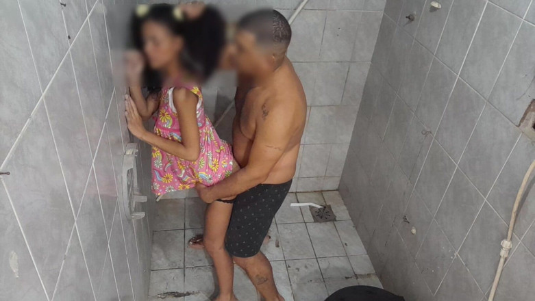 Bebes vagabundas: Stepdaughter with a Beautiful and Large Butt Thanks Her Stepdad...