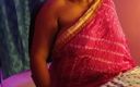 Hot desi girl: Sexy Bhabhi otevírá své oblečení a ukazuje svá prsa, aby...