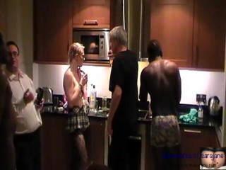 Angels with horns: Nastolatka gangbang porno - Carly-Rae Summers