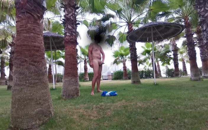 Wanker forever: Outdoor Jerk off on the Beach in Turkey