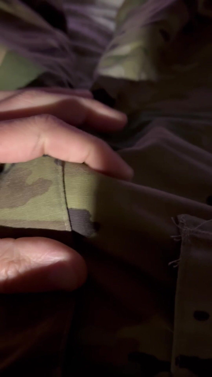Gay Soldier Stuff: Skjuter en krämig sats medan du bär en färgglad jock!